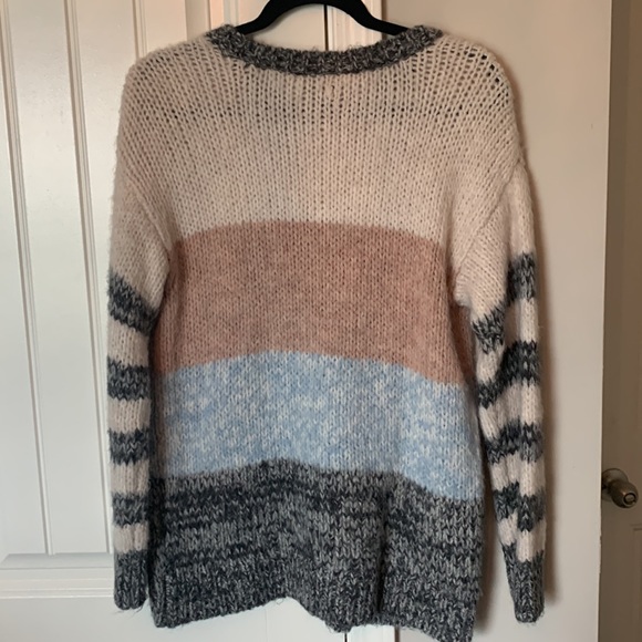 American Eagle striped sweater - Picture 4 of 4